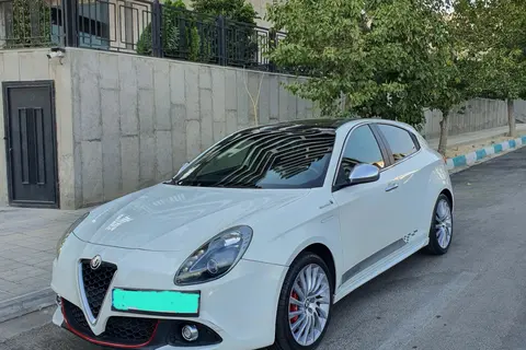 آلفارومئو، جولیتا