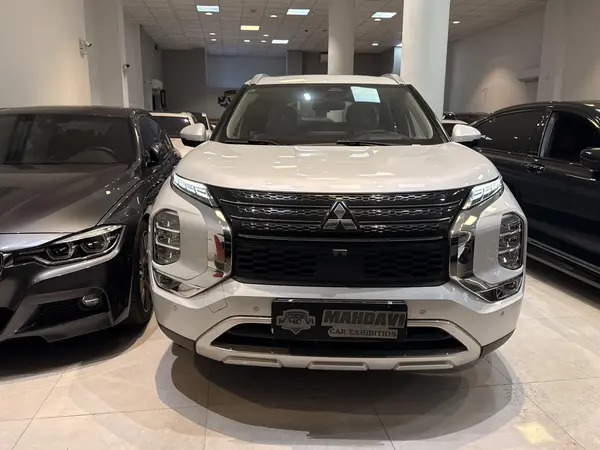 میتسوبیشی، اوتلندر