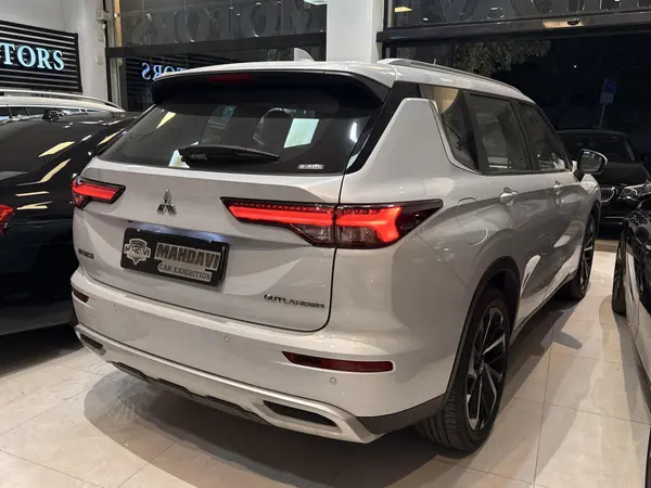 میتسوبیشی، اوتلندر