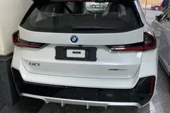 ب ام و، iX1