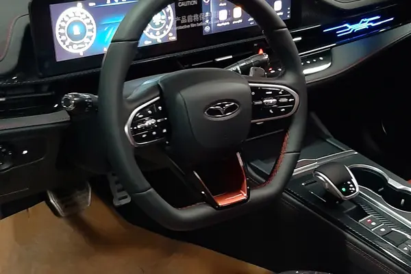 فونیکس، آریزو 6 جی تی (Z6 GT)