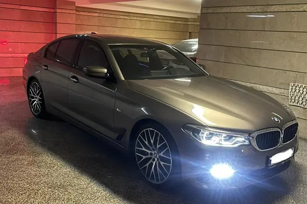 ب ام و، سری 5 سدان