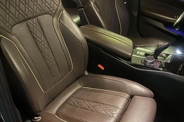 ب ام و، سری 5 سدان