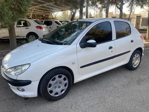 پژو، 206