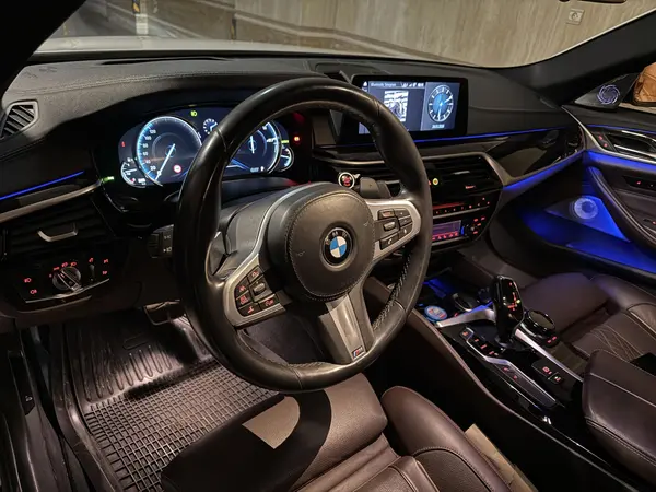 ب ام و، سری 5 سدان