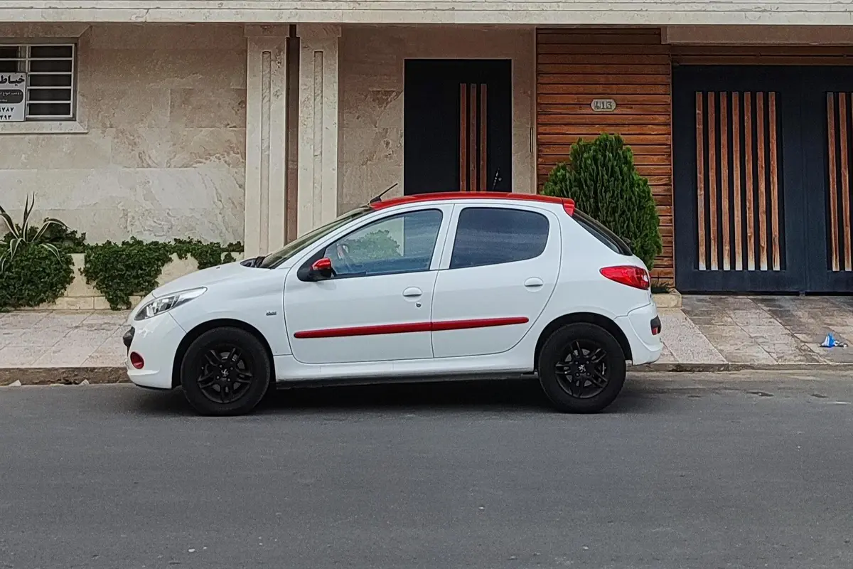 پژو،  207
