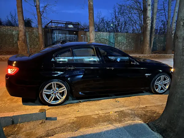 ب ام و، سری 5 سدان