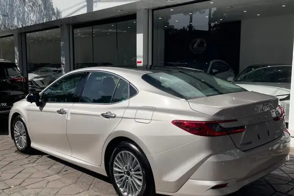 تویوتا، کمری هیبرید