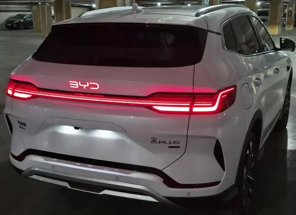 بی وای دی، سانگ پلاس DMi