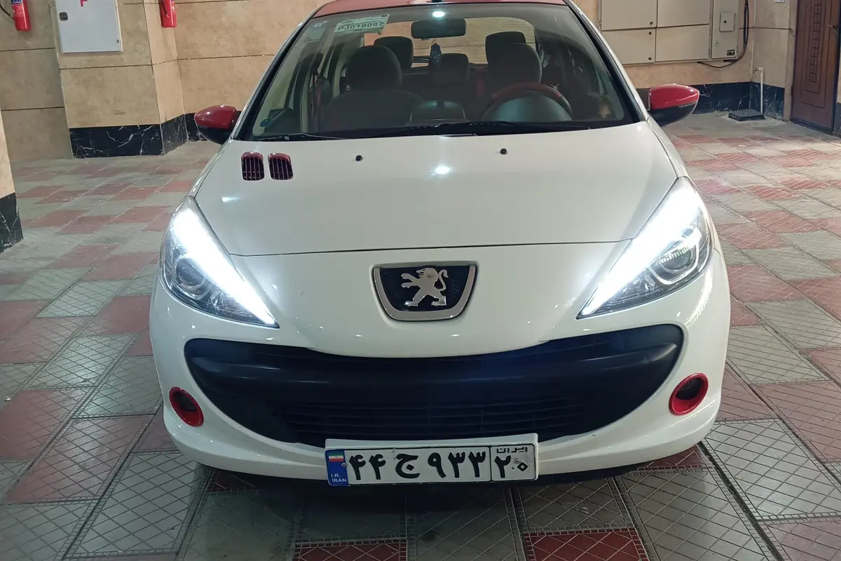 پژو،  207