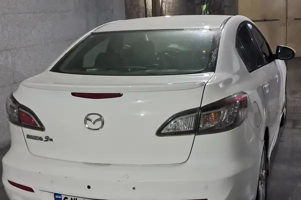 مزدا، 3 نیو صندوق دار