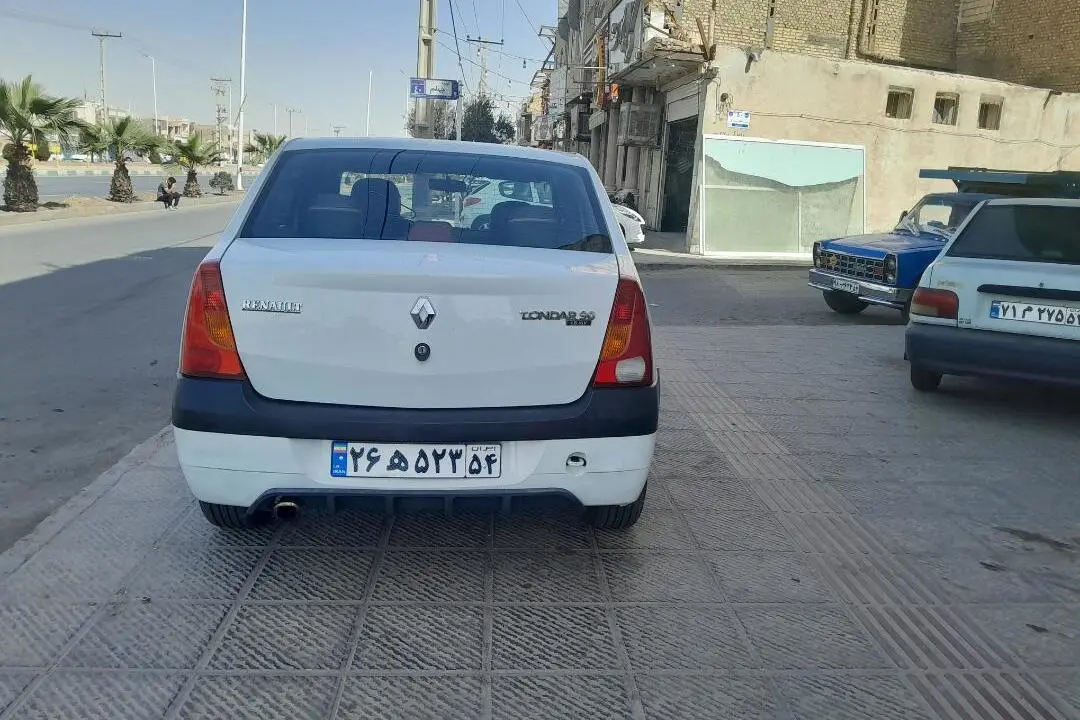 رنو،  تندر 90