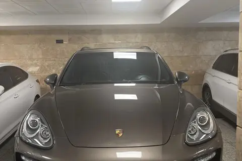 پورشه، کاین