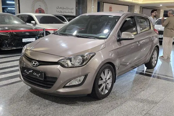 هیوندای  i20