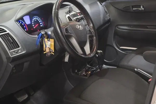 هیوندای  i20
