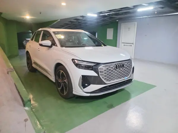 پیش فروش آئودی  Q4 e-tron
