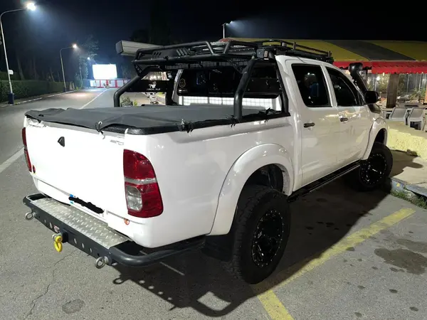 تویوتا، هایلوکس دو کابین