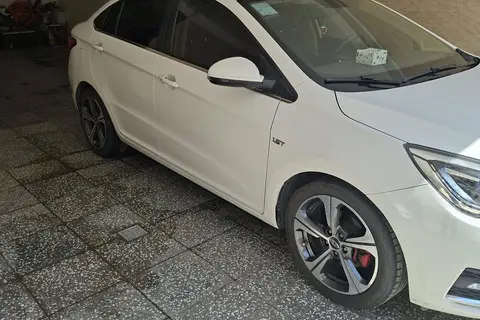 ام وی ام، آریزو 5ev