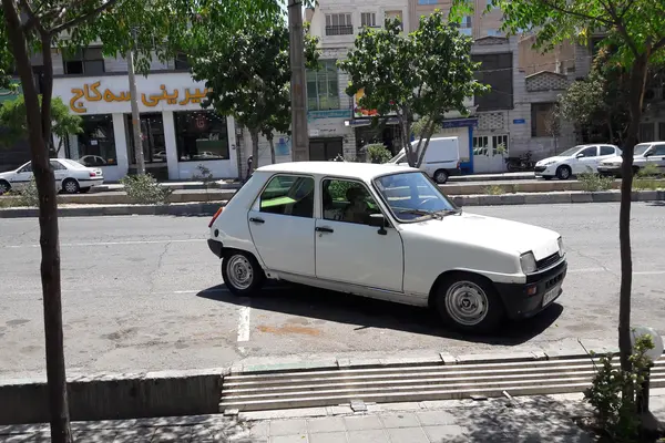 رنو  5 (مونتاژ)