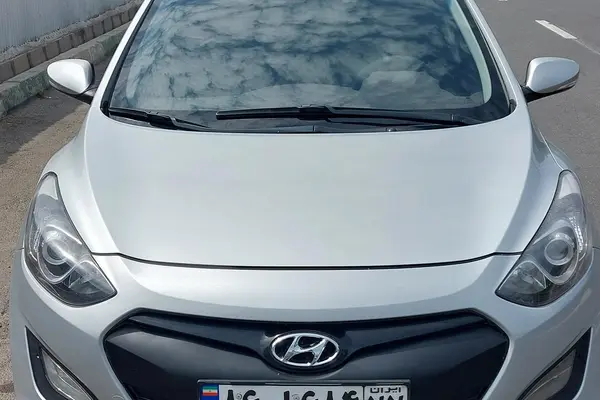 هیوندای  i30