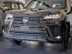 لکسوس، LX