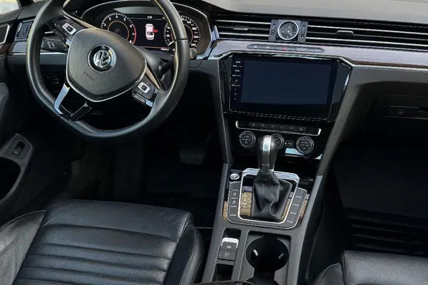 فولکس، پاسات