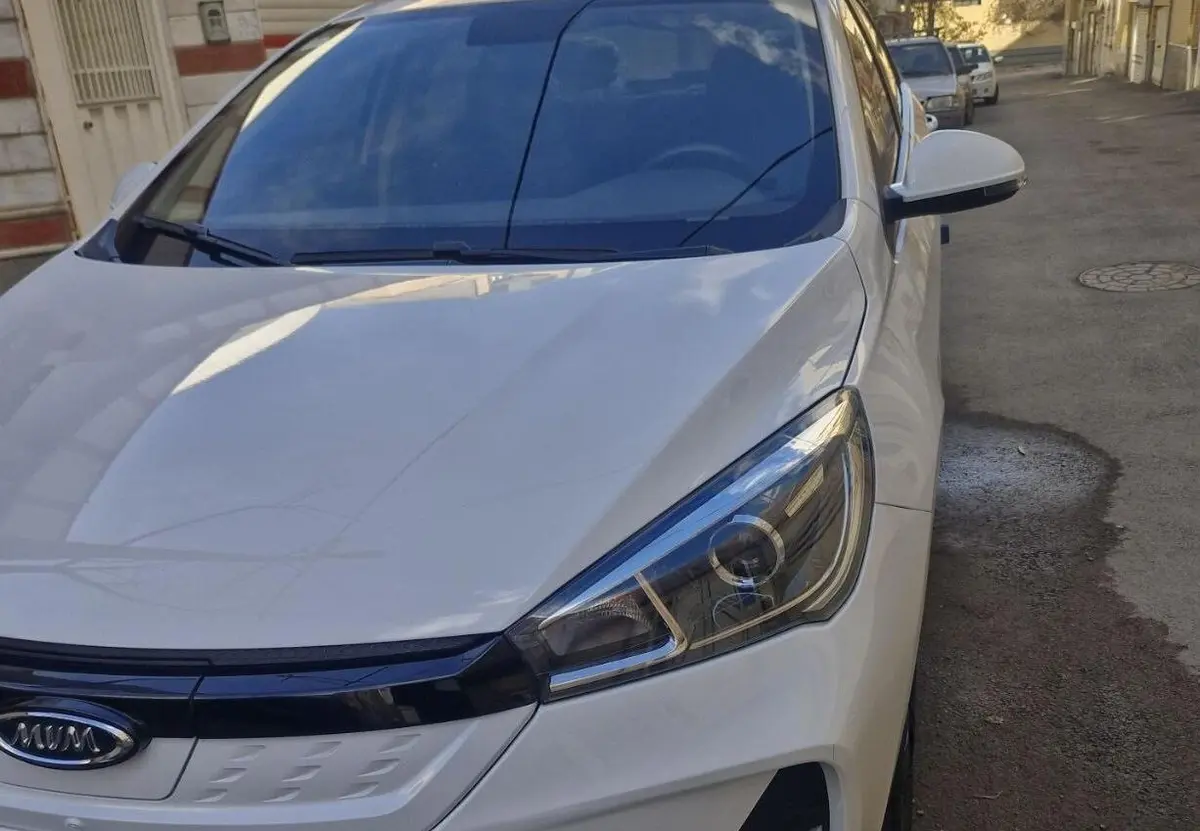 ام وی ام،  آریزو 5ev