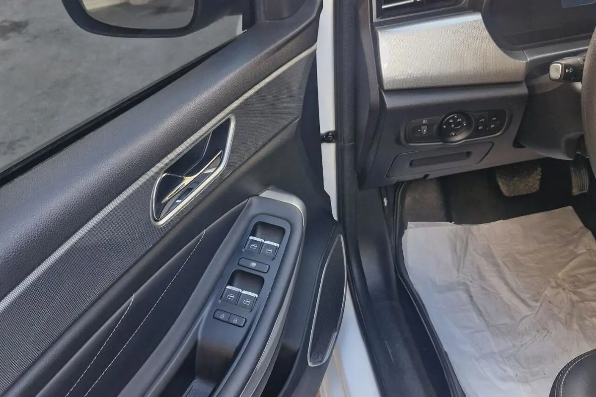 ام وی ام،  آریزو 5ev
