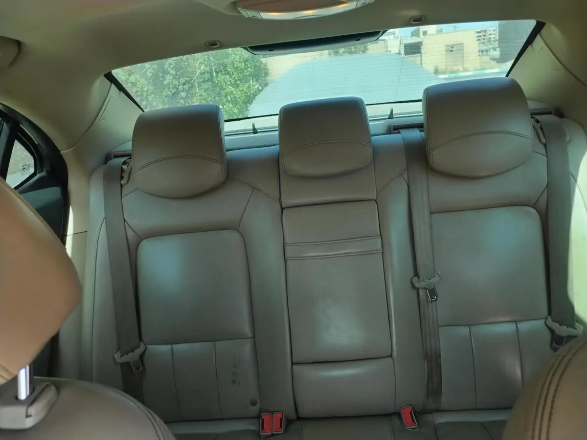 ام جی،  550