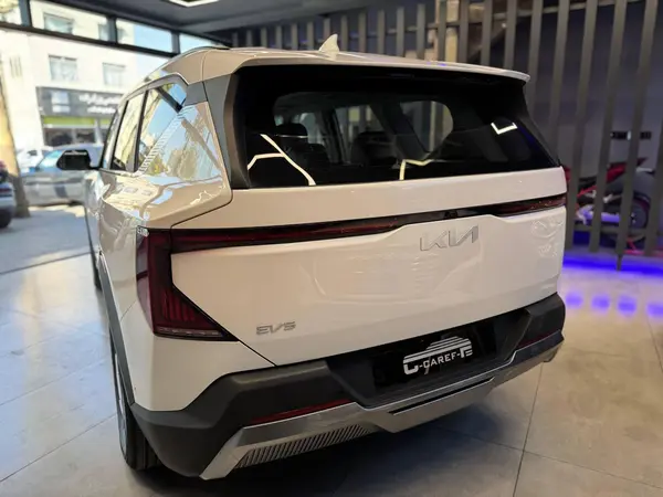 کیا، EV5