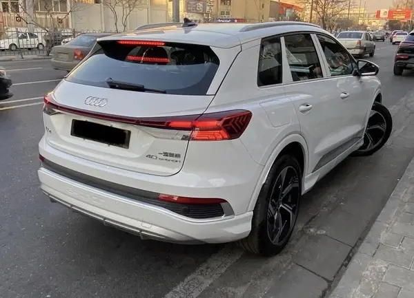 آئودی  Q4 e-tron