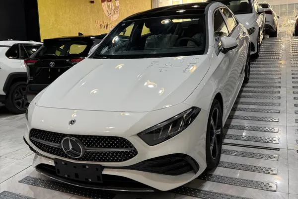 بنز، کلاس A سدان