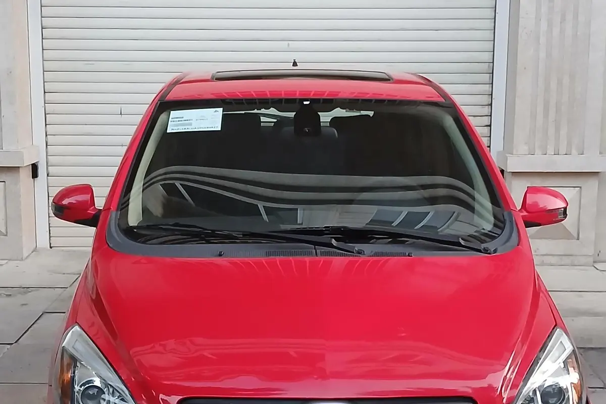 بایک،  سابرینا هاچ بک (مونتاژ)