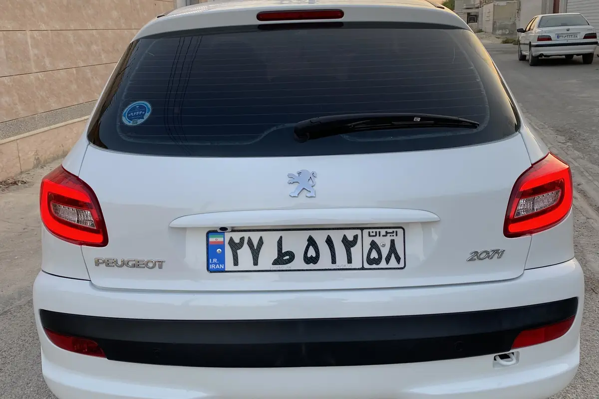 پژو،  207