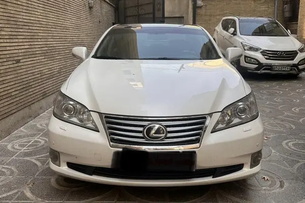 لکسوس، ES