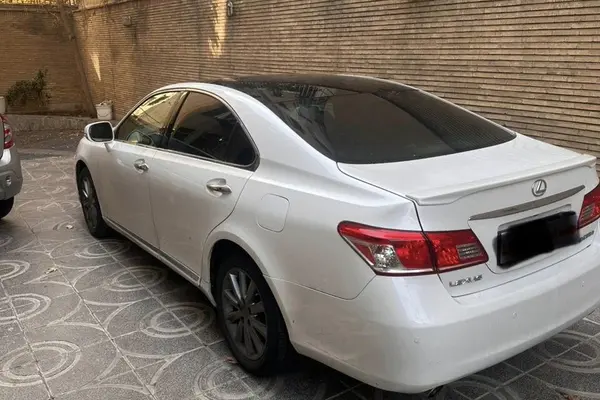 لکسوس، ES