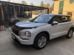میتسوبیشی، اوتلندر