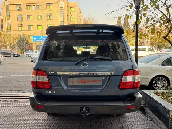 تویوتا، لندکروز چهار در