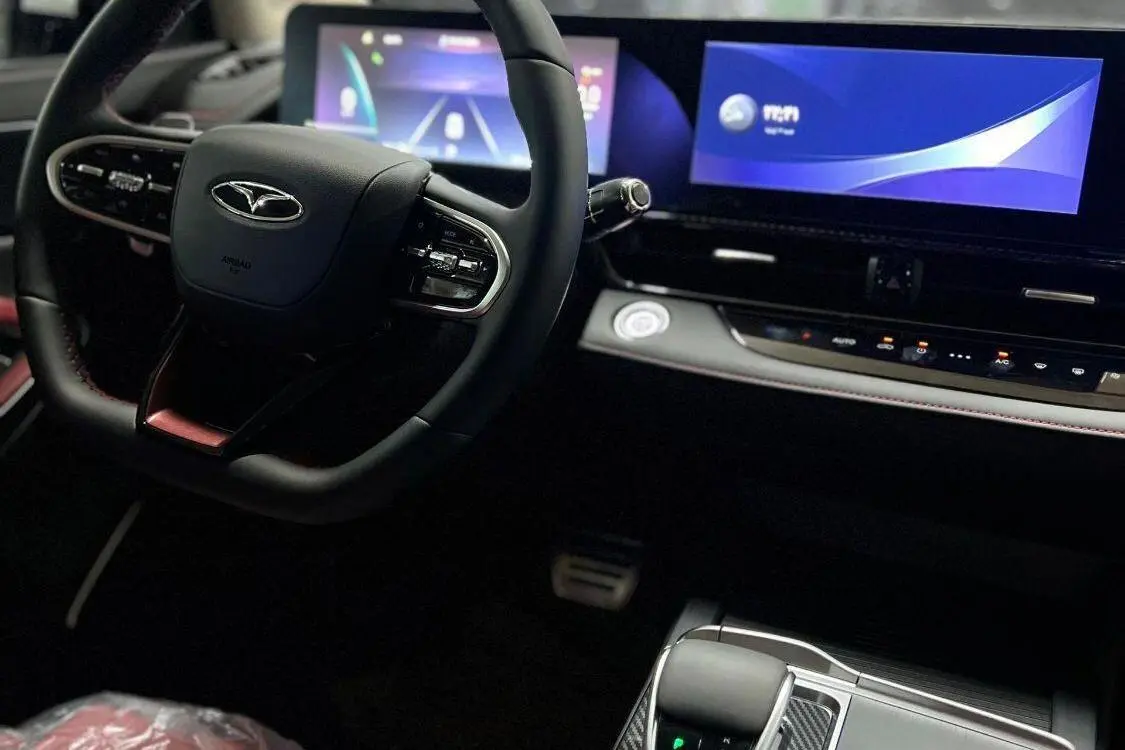 فونیکس،  آریزو 6 جی تی (Z6 GT)