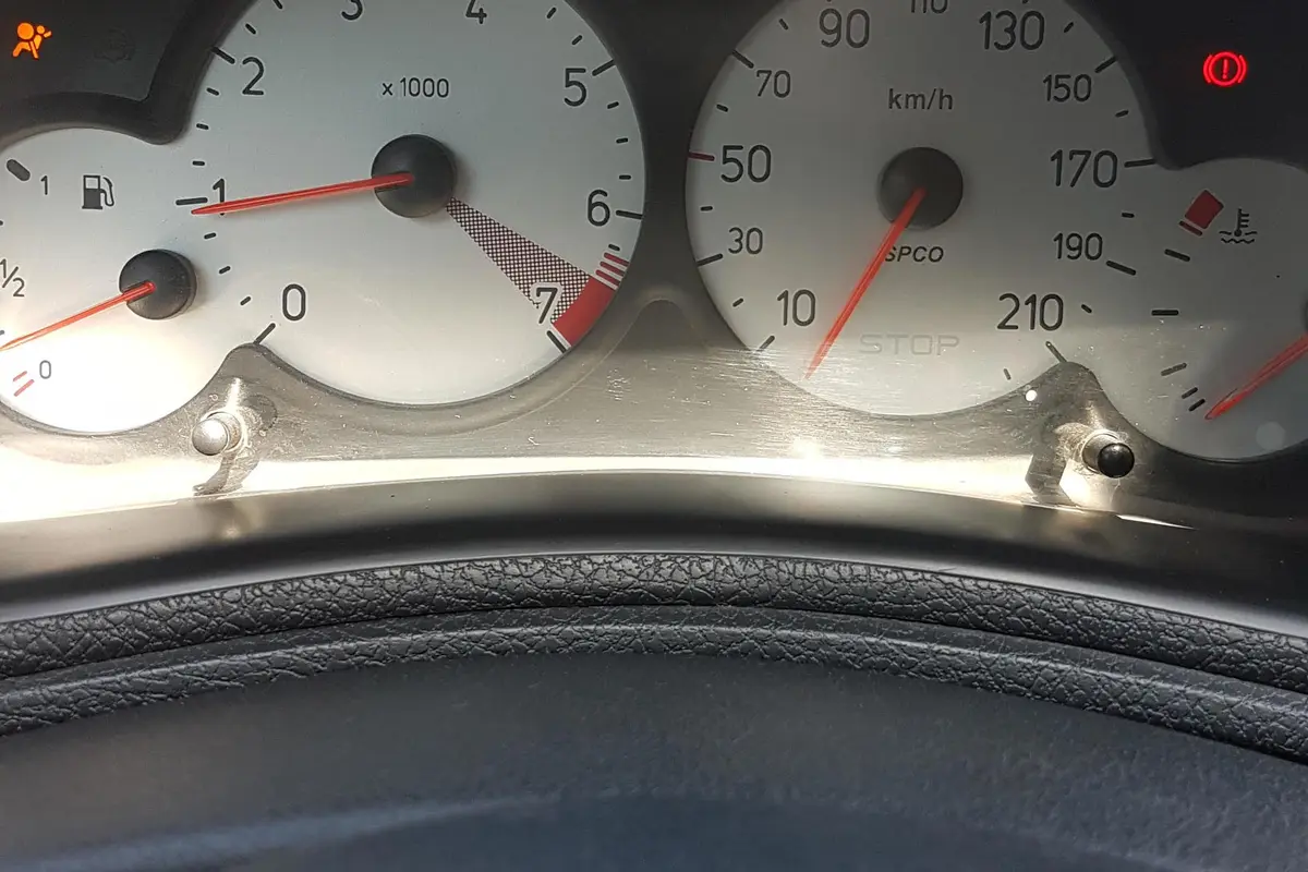 پژو،  206