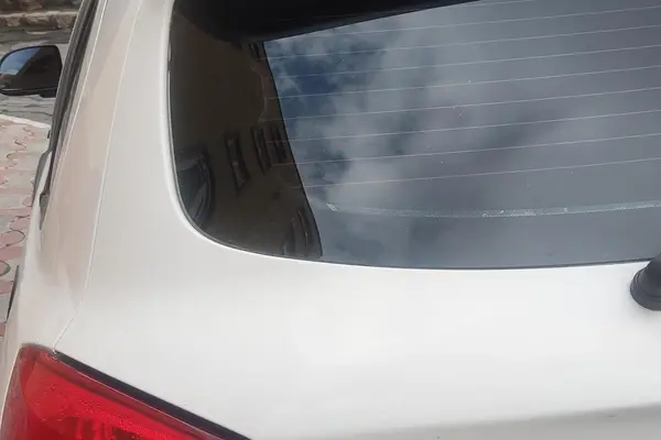 تیبا، هاچ بک