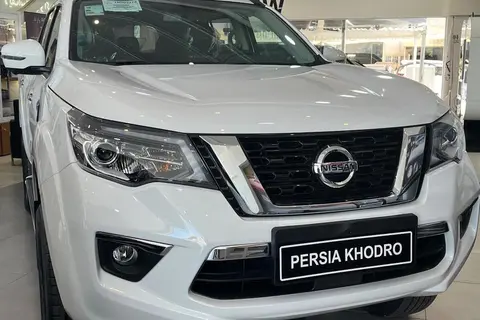 نیسان، ترا