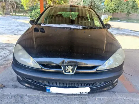 پژو، 206