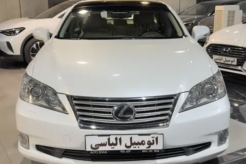 لکسوس، ES