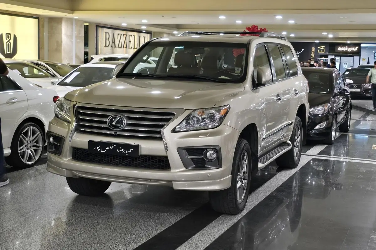 لکسوس،  LX