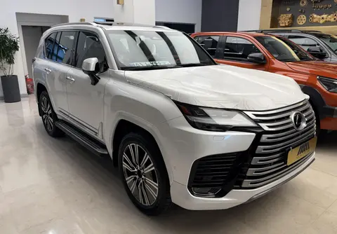 لکسوس، LX