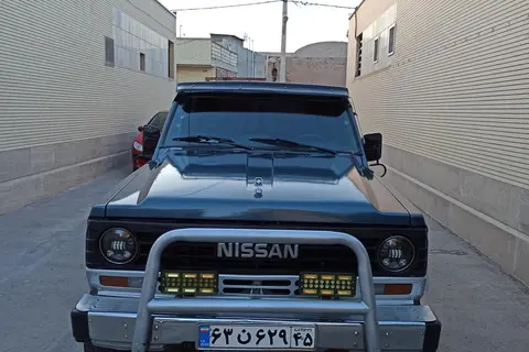 نیسان، پاترول چهار در