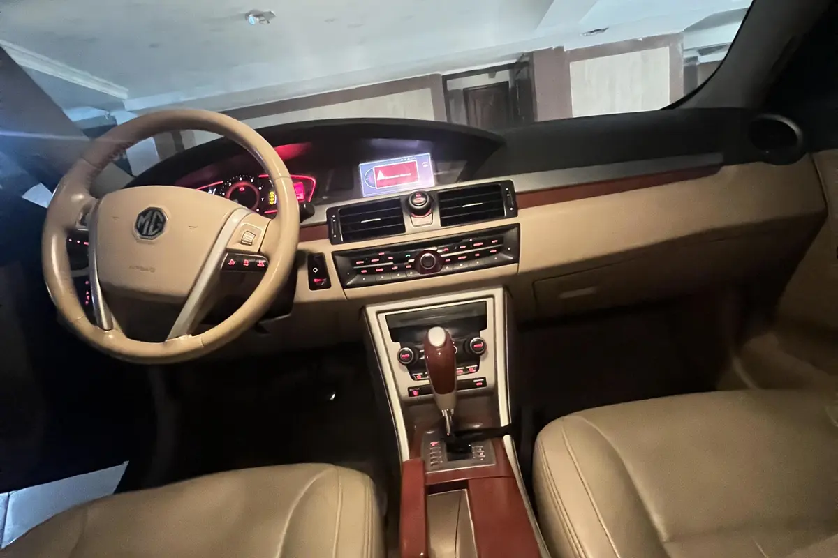 ام جی،  550