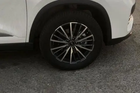 فونیکس، تیگو 8 پرو هیبرید (F8 PRO PHEV)