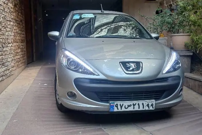 پژو،  207